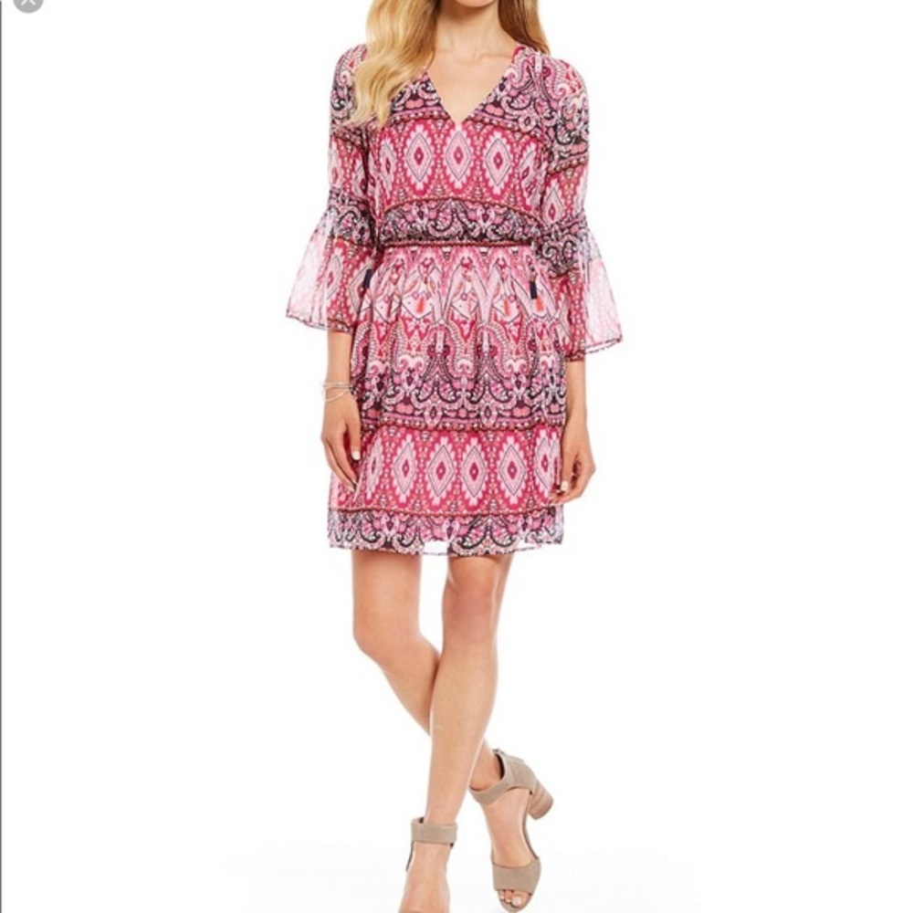 Vince Camuto Pink Paisley‎ Boho Bell Sleeve V Neck Mini Dress Women's Size 0